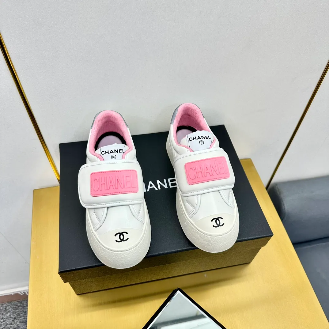 👟👟Ex-factory price 600👟👟 Chanel bread shoes ~ original calfskin panda shoes Chanel 25C latest hot style panda black and white sports shoes casual sneakers Xiaoxiang hot item classic black and white panda color coco girls must pay Fabric: original custom mixed sheepskin lining: original imported breathable mesh lining outsole: Original molded rubber + TPU combination Size: Women's 35-40
